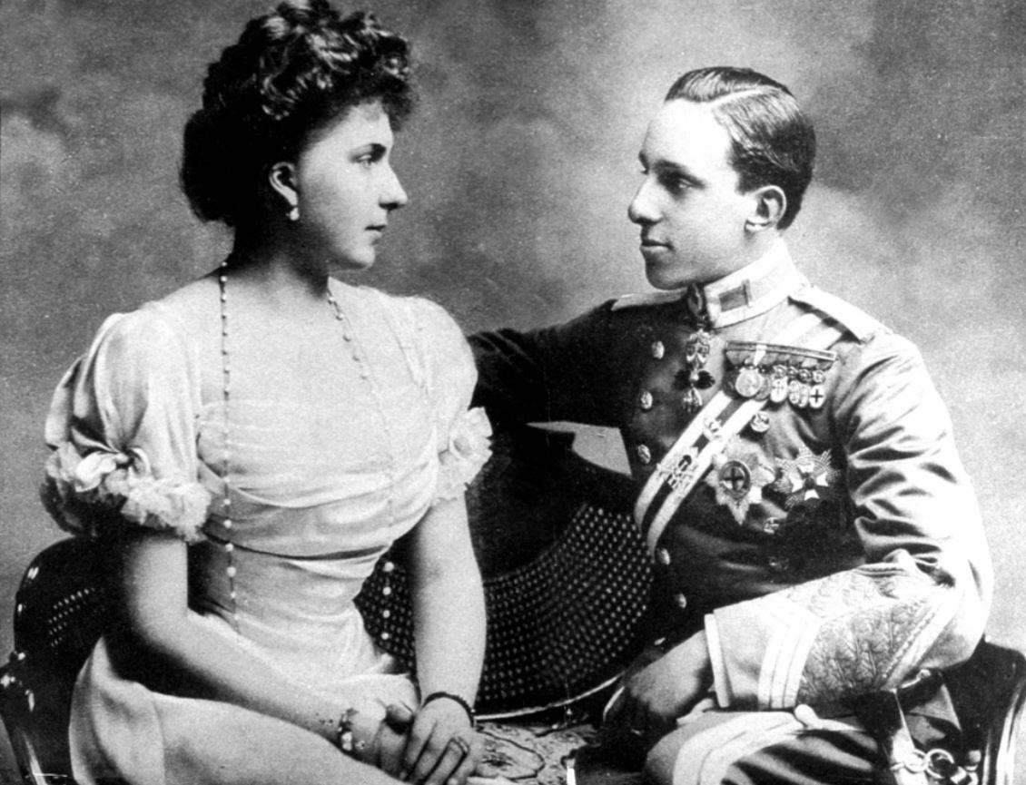 Alfonso XIII y su esposa Victoria Eugenia