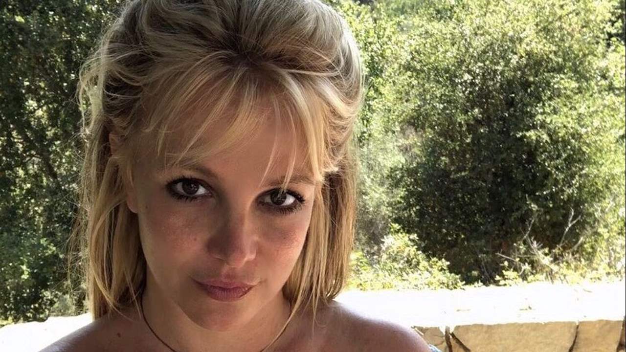 Velo y detalles 'cut out', los datos más sorprendentes del vestido de novia de Britney Spears