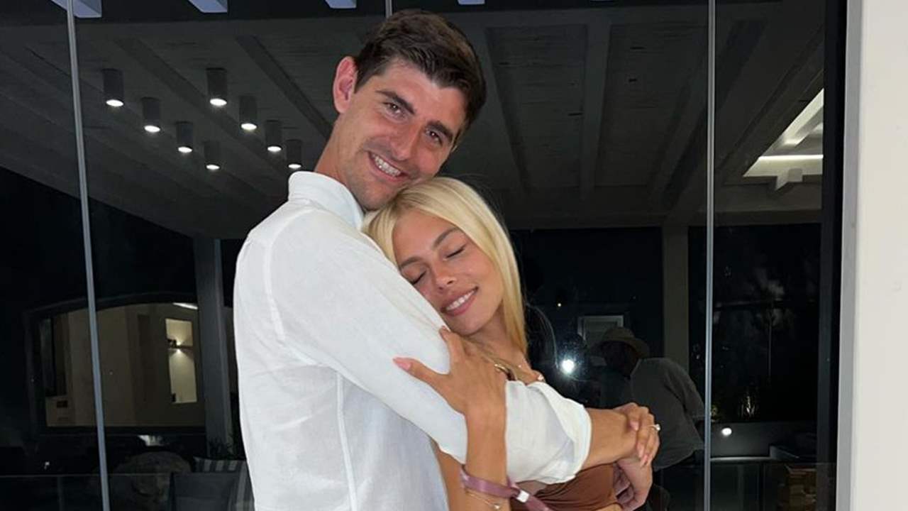 Thibaut Courtois y Mishel Gerzig celebran su compromiso con un lujoso viaje a Mykonos