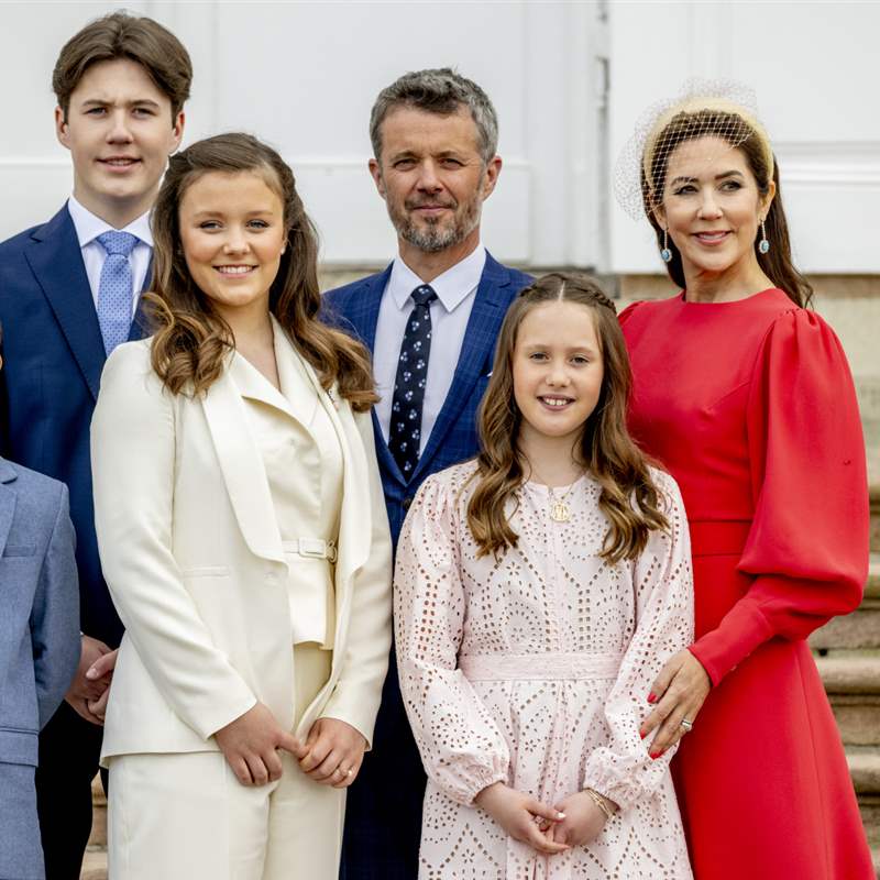 Mary y Federico de Dinamarca con sus hijos