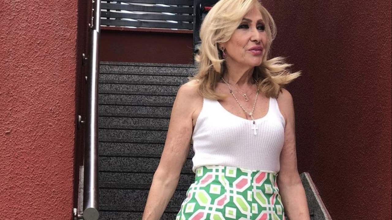 Rosa Benito tiene la clave para lucir con más estilo los pantalones culotte a los 60 años