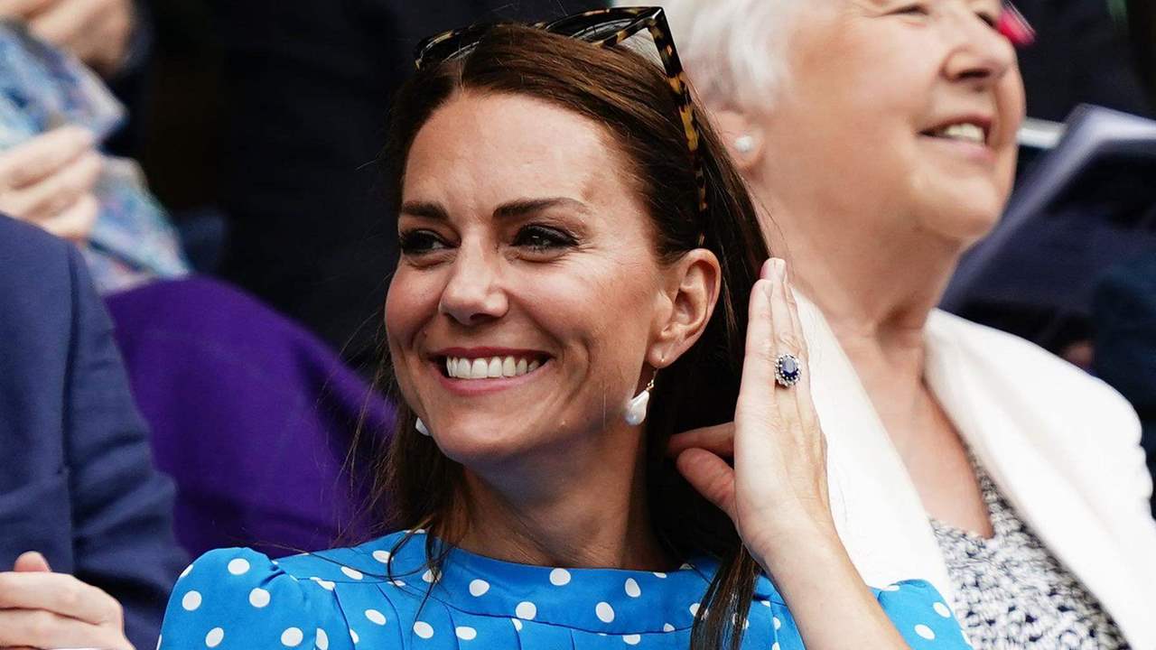Los gestos de cariño de Kate Middleton con sus padres en Wimbledon
