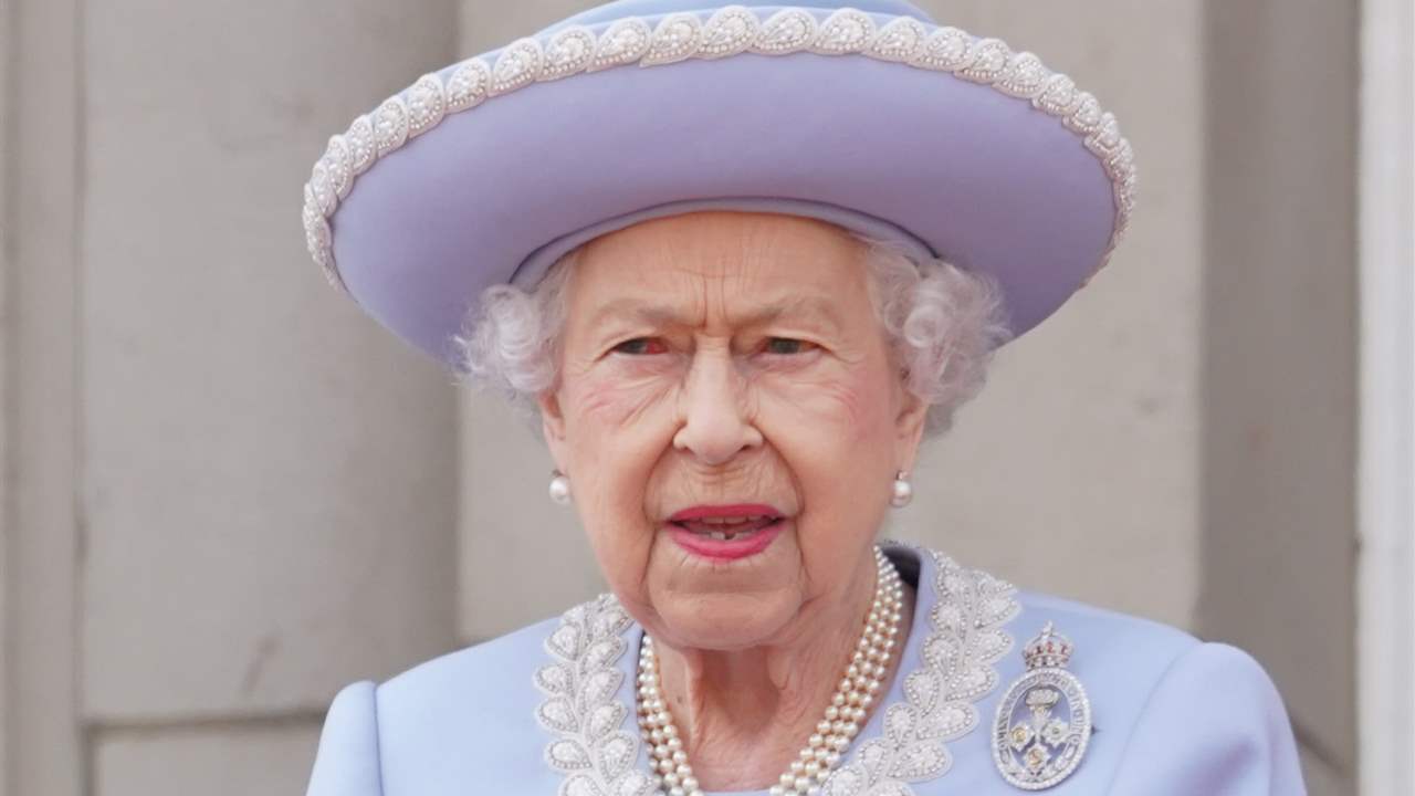 La salud de Isabel II despierta, una vez más, las alarmas con otra cancelación in extremis