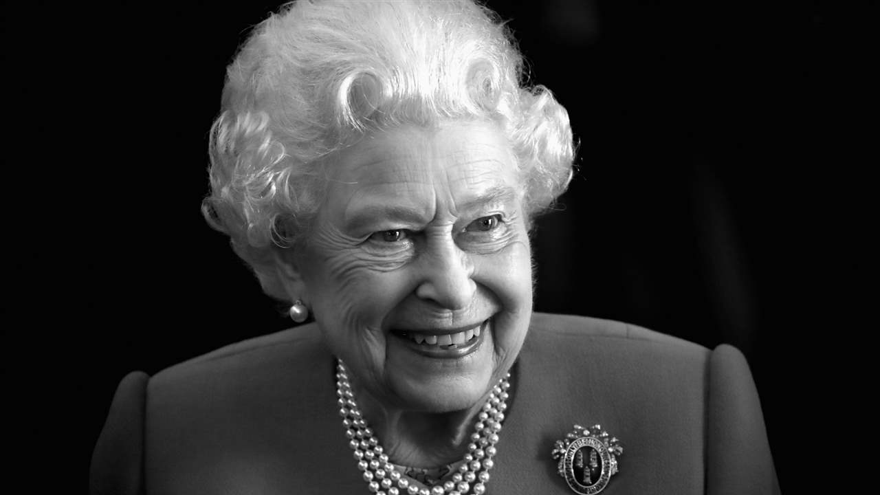 La imagen inédita de Isabel II con la que Buckingham Palace confirma que la reina ya ha recibido sepultura 
