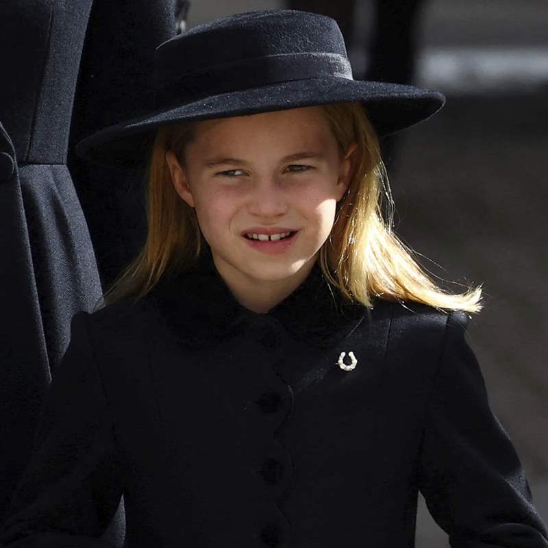 El importante significado del broche que la princesa Charlotte llevó en el funeral de Isabel II
