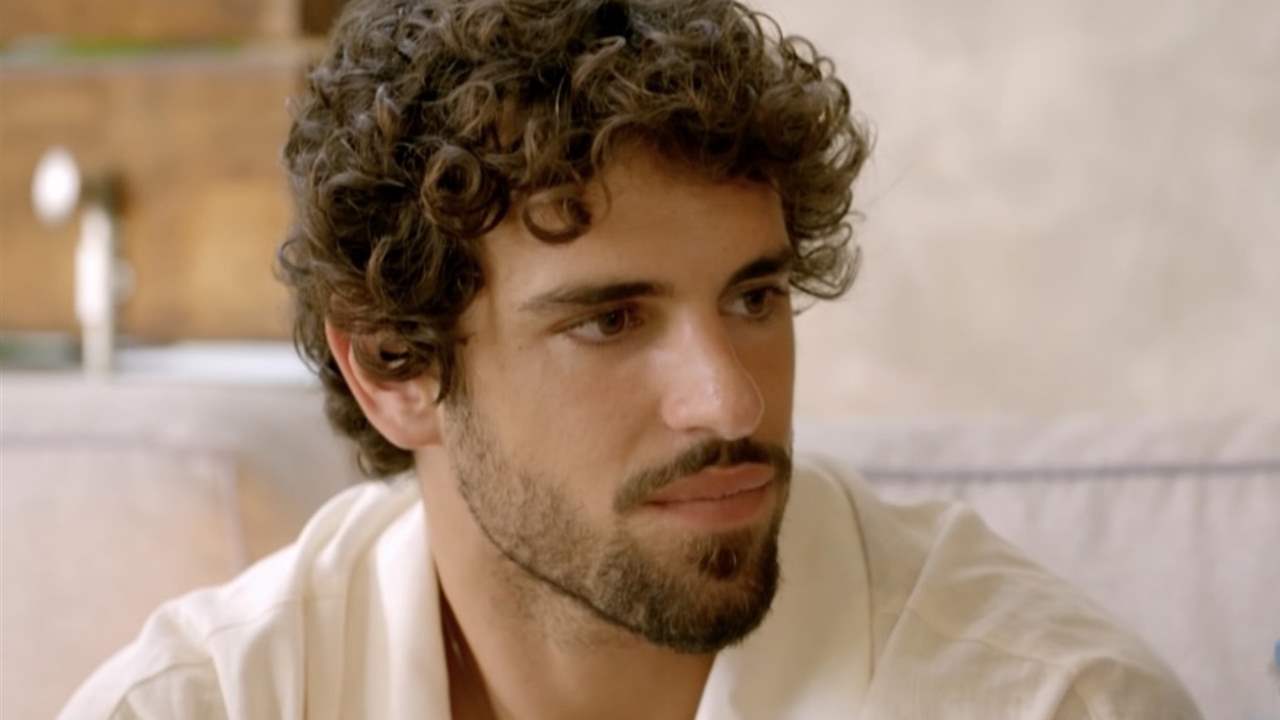 Andreu toca fondo en 'La isla de las tentaciones' con unas imágenes de emergencia de su novia Paola
