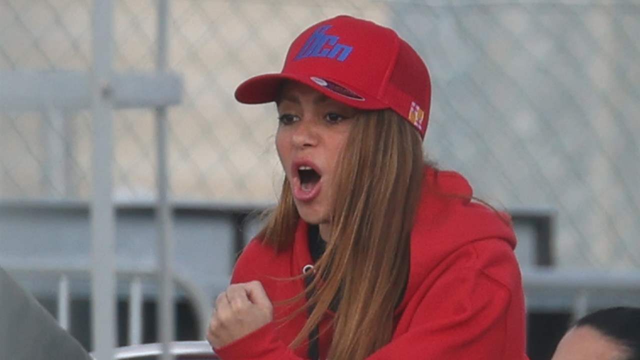Shakira, la animadora más entusiasta de su hijo en un partido de béisbol