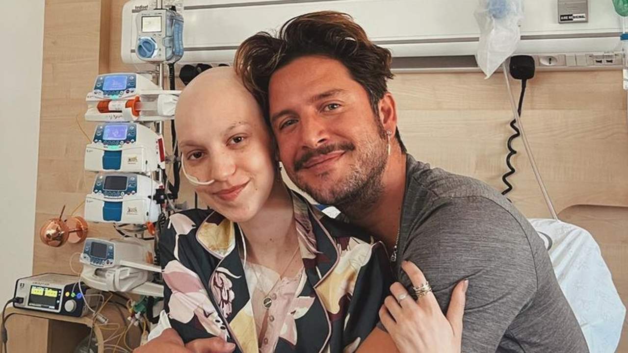 La "mágica" visita de Manuel Carrasco a Elena Huelva en el hospital tras su último bache de salud