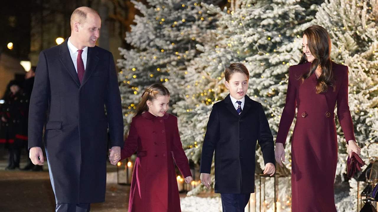 La familia real británica al completo muestra su unión ante Meghan y Harry en la gran noche de Kate Middleton 