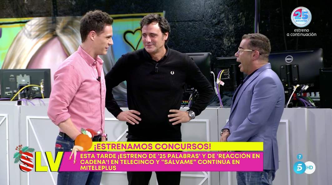 Christian Gálvez cuenta a Ion Aramendi y a Jorge Javier que va a ver el estreno de su concurso con Patricia Pardo