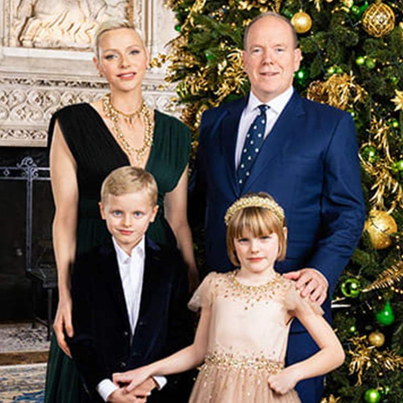 Charlene, junto a sus hijos, posa espectacular en la felicitación navideña de Mónaco