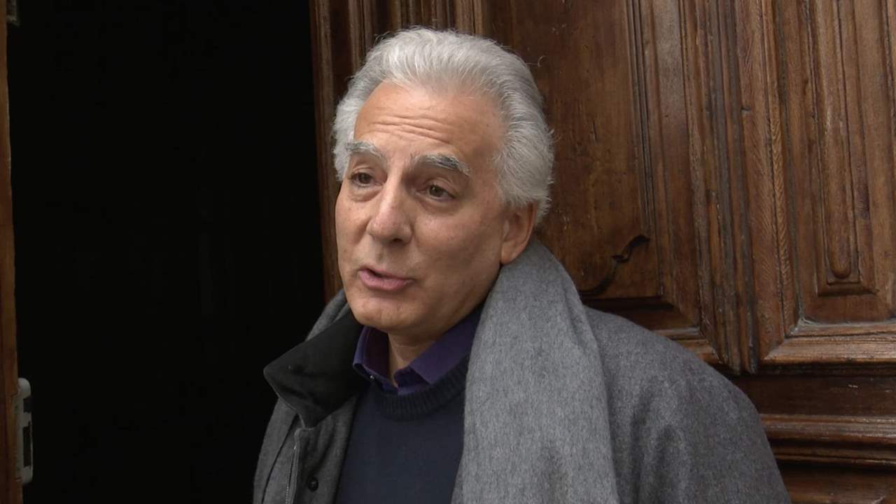 Mario Vargas Llosa recibe en su casa a su hijo Álvaro, que cuenta cómo está tras romper con Isabel Preysler