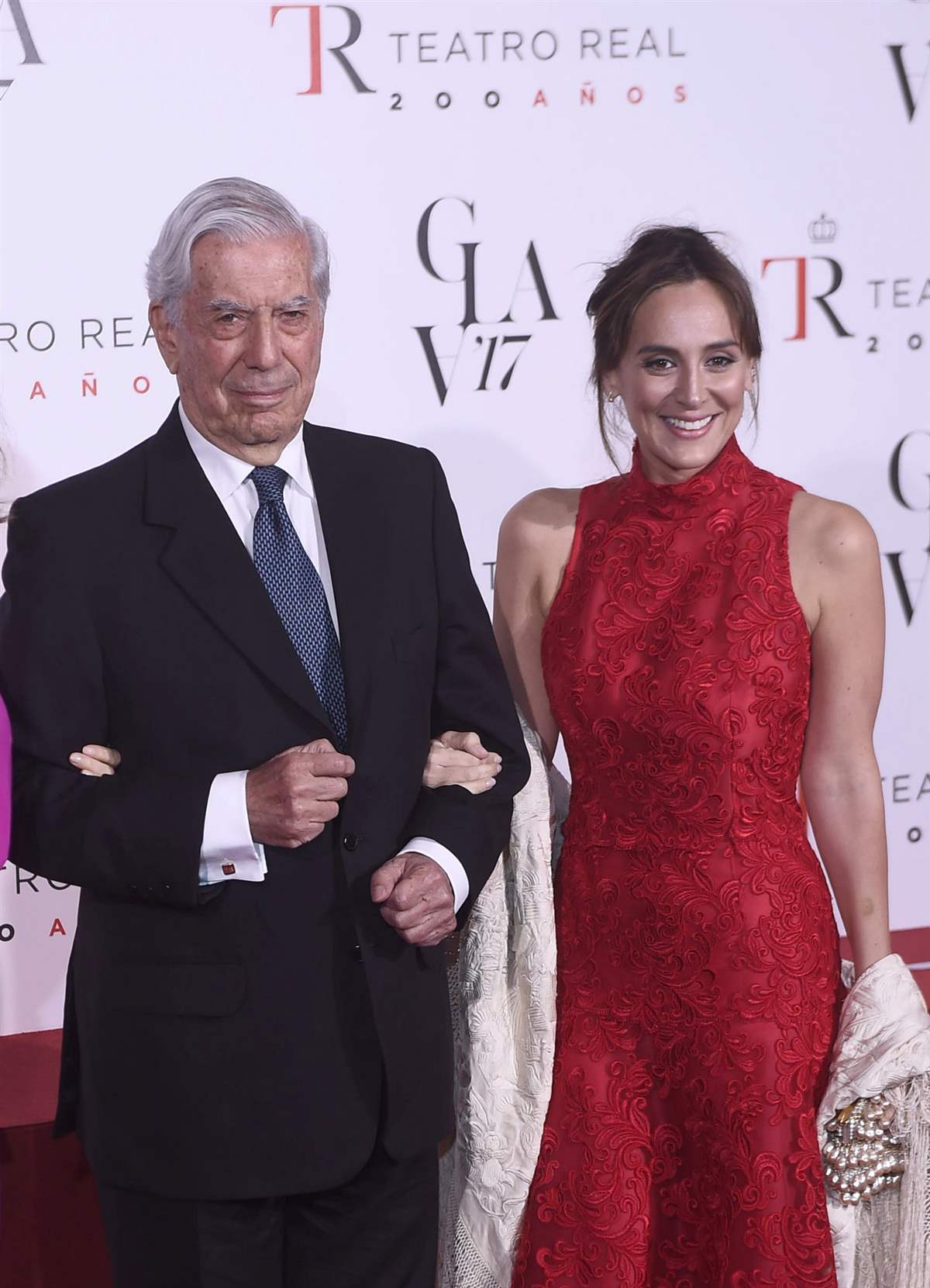 Mario Vargas Llosa y Tamara Falcó