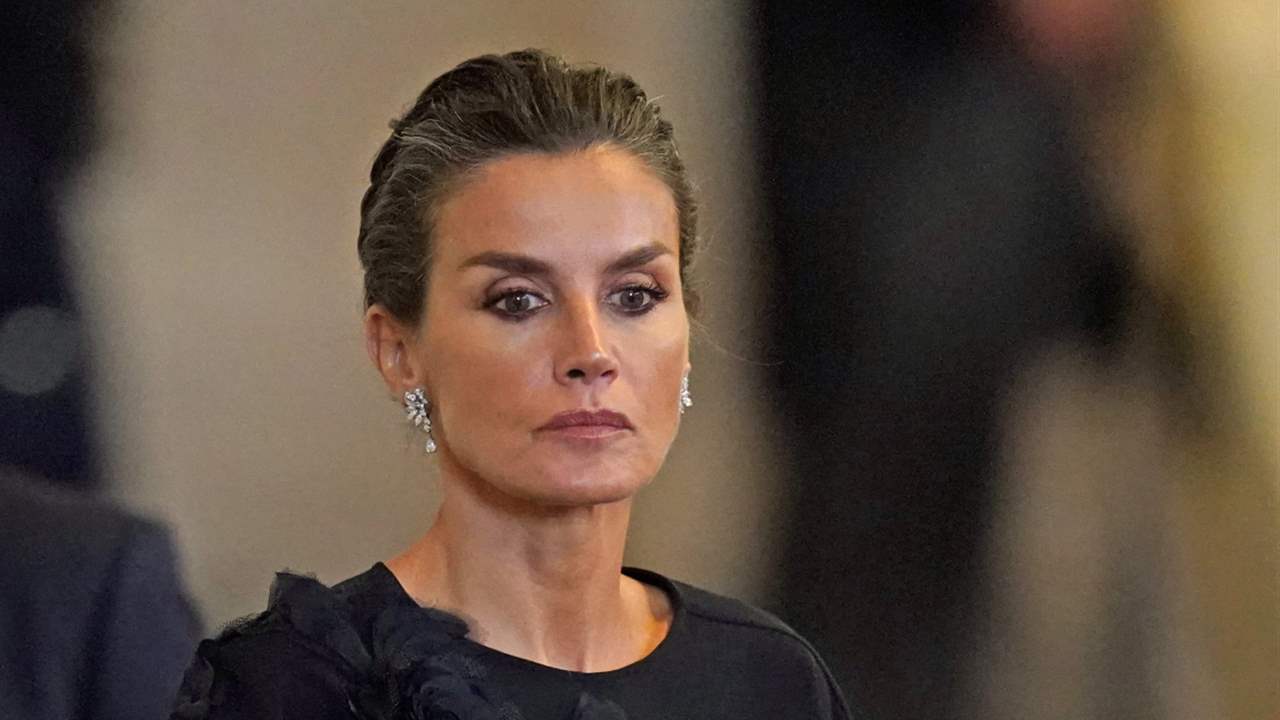 La reina Letizia acudirá al funeral de Constantino de Grecia: los reencuentros incómodos que vivirá