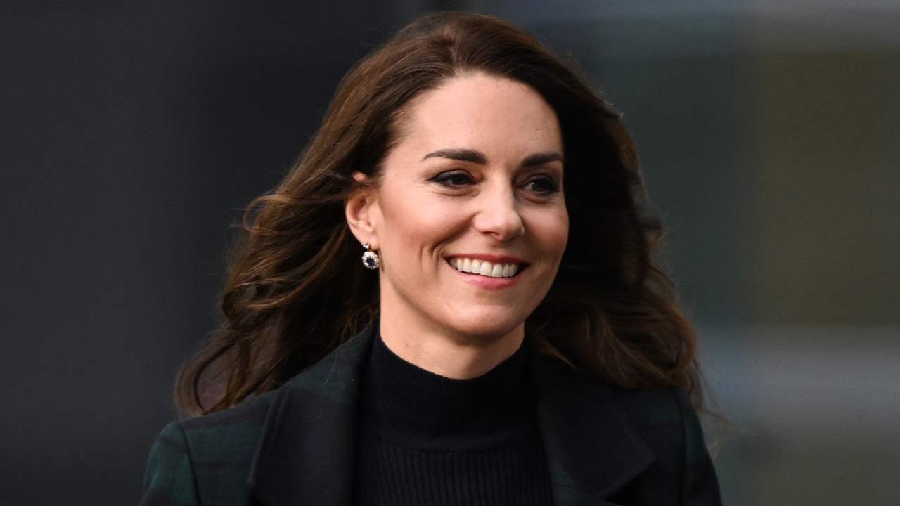 Kate Middleton reaparece muy sonriente tras los ataques del príncipe Harry en sus memorias