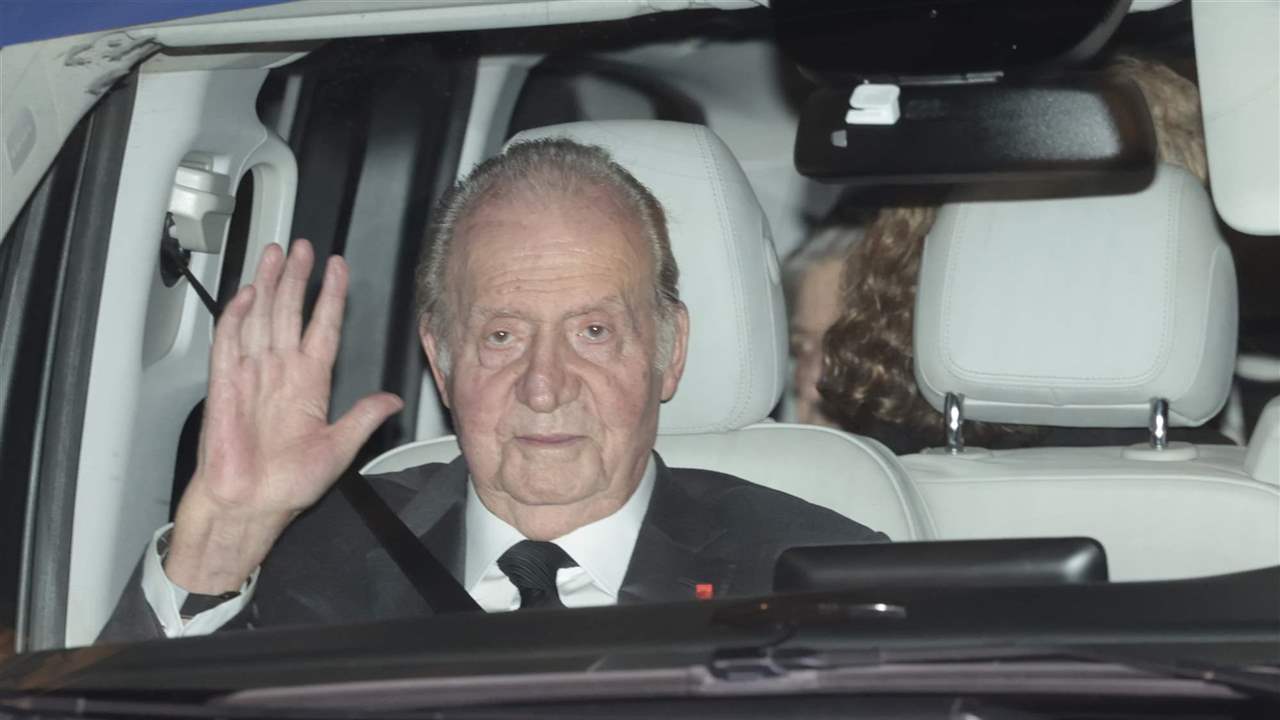 El rey Juan Carlos abandona Grecia