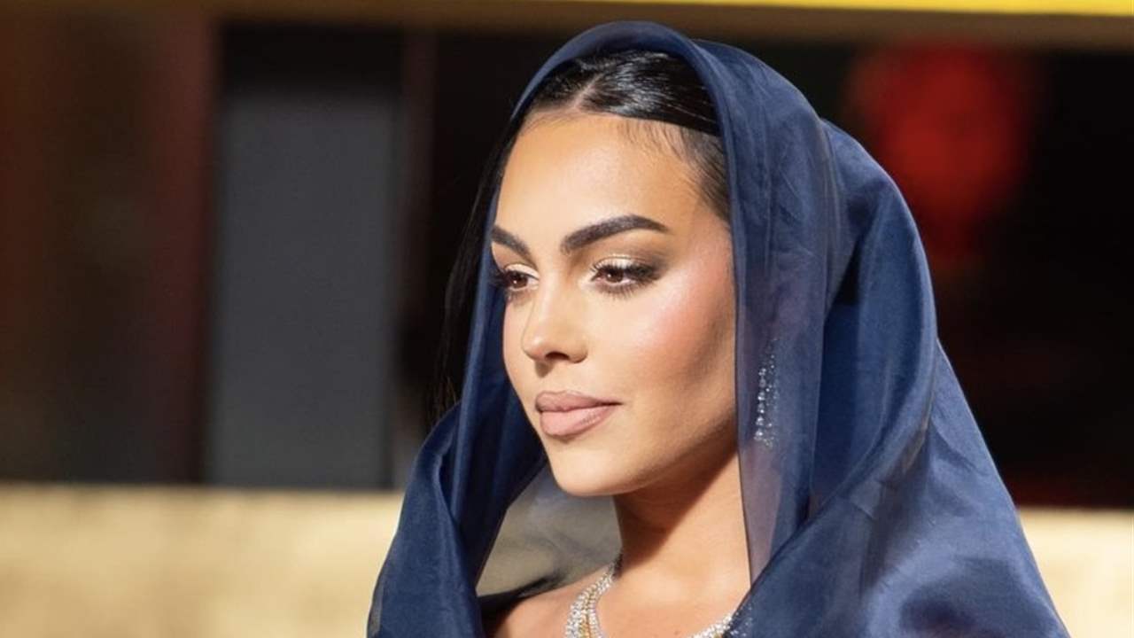 Georgina Rodríguez se convierte en estrella de Hollywood con un vestido de terciopelo en Arabia Saudí
