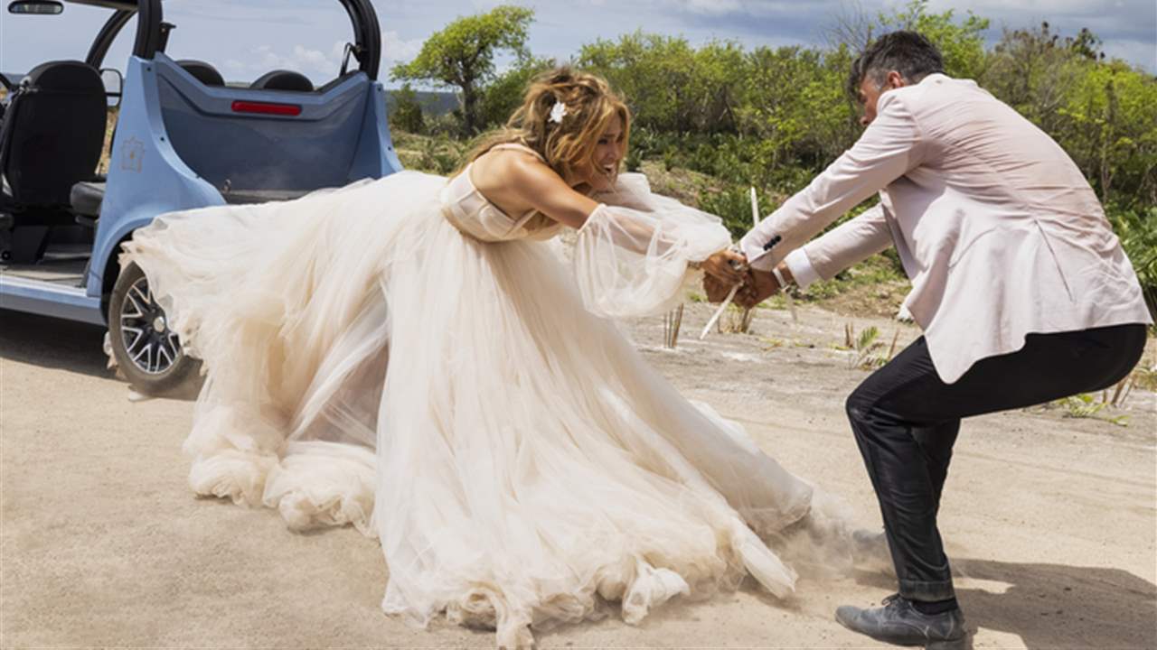 'Una boda explosiva': todas las veces que Jennifer López se ha vestido de novia