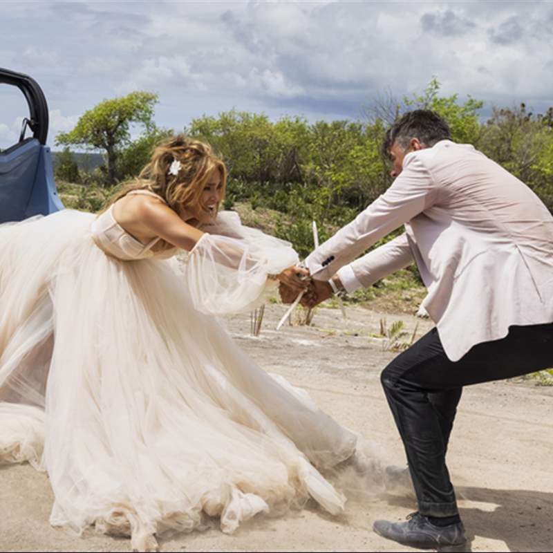 'Una boda explosiva': todas las veces que Jennifer López se ha vestido de novia