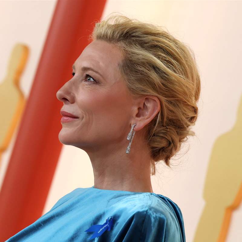 Oscar 2023: Cate Blanchett y el recogido de invitada más rejuvenecedor para mujeres de más de 50