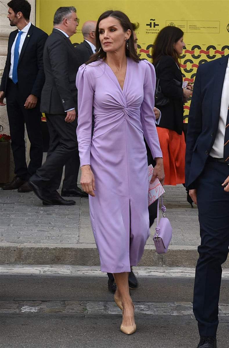 Los vestidos de invitada de primavera de la reina Letizia