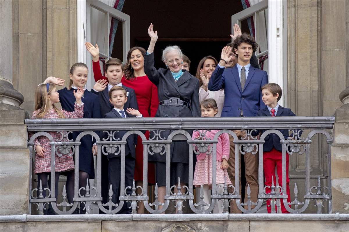 Reina Margarita de Dinamarca con sus nietos