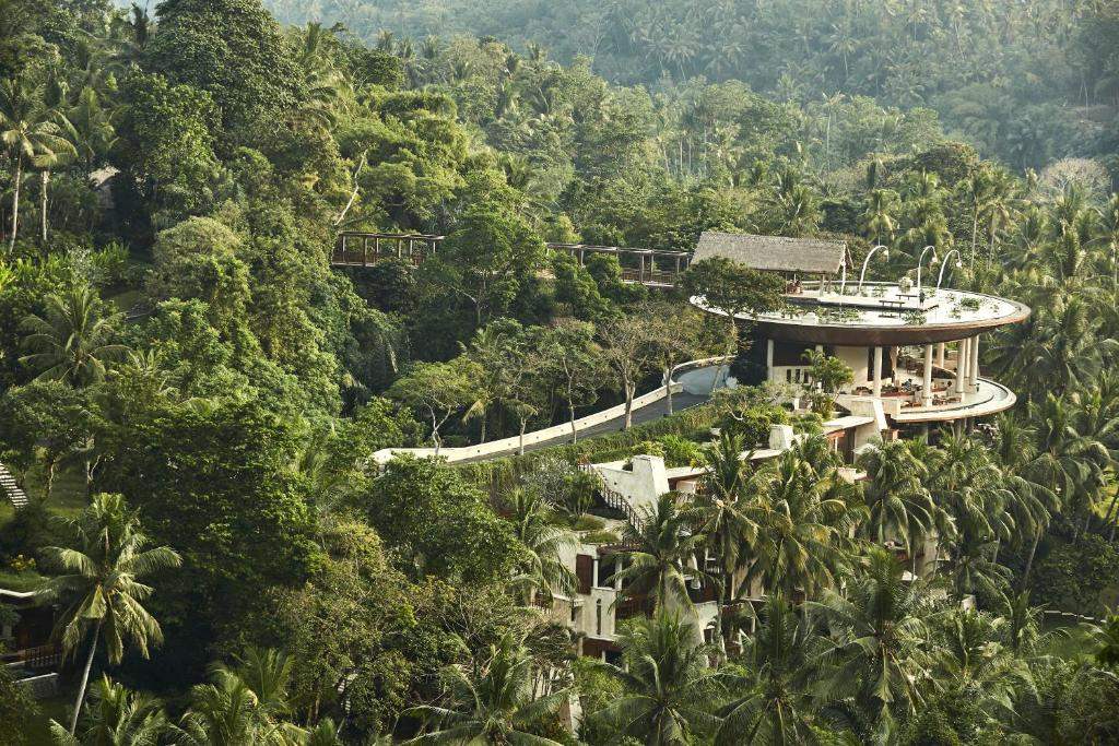 Four Seasons Resort Bali at Sayan. Situado en plena naturaleza