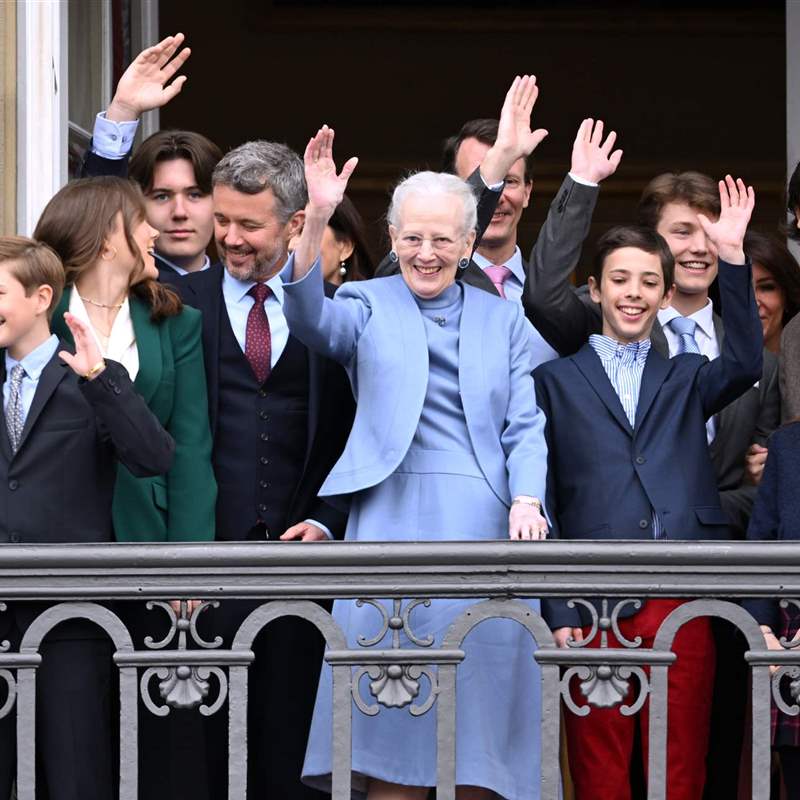 La reina Margarita de Dinamarca y su familia