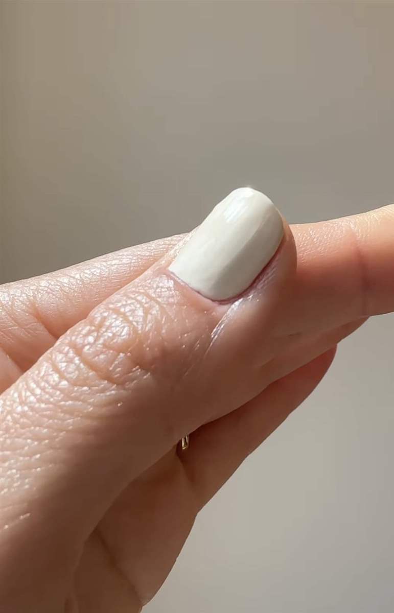 Diseño de uñas que SÍ es tendencia: el blanco