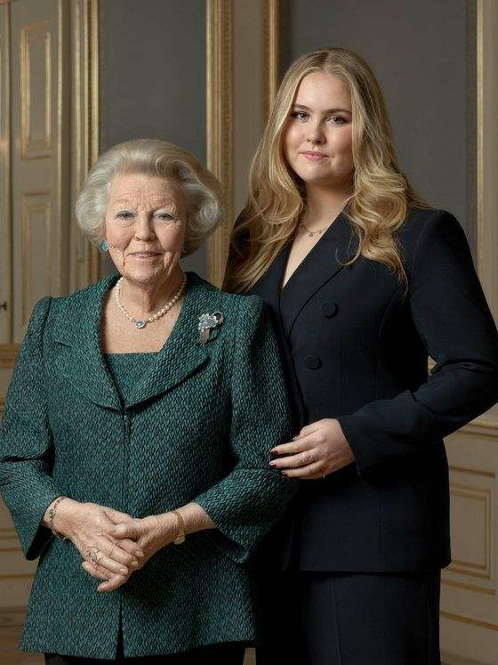 La princesa Beatriz junto a su nieta, Amalia de Holanda 