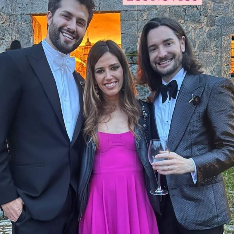 Nuria Marín y los novios