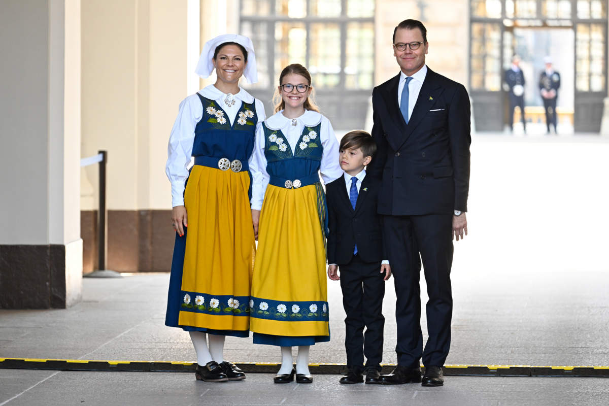 Victoria y Daniel de Suecia con sus hijos