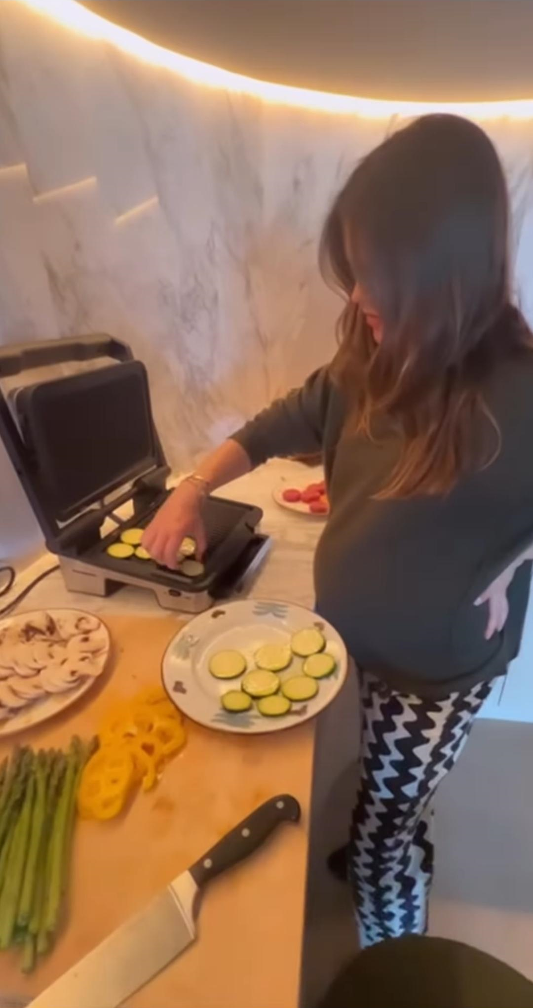 Una cocina circular de mármol