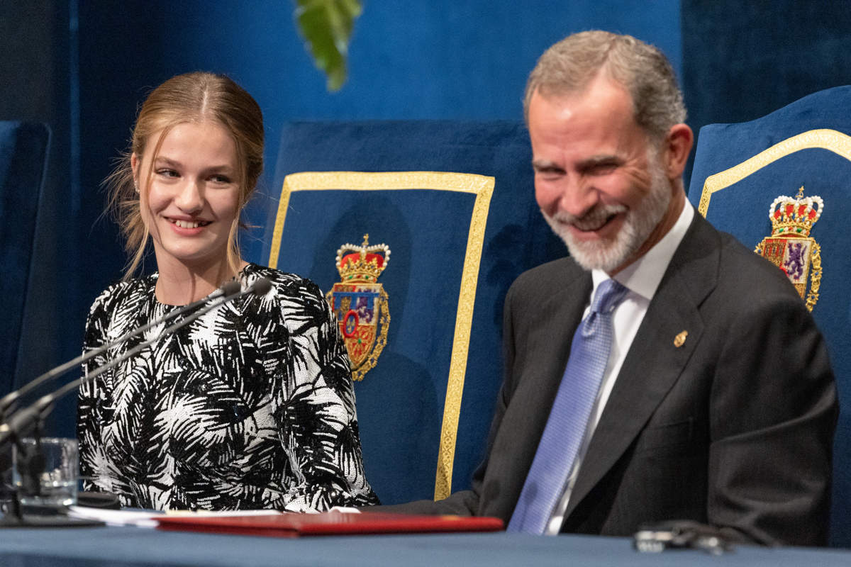 La princesa Leonor junto al rey Felipe VI