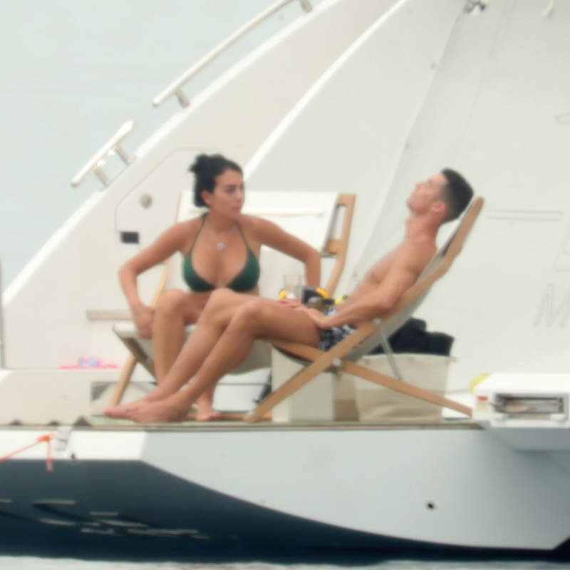 Cristiano Ronaldo y Georgina Rodríguez disfrutan de vacaciones a todo lujo a bordo de un lujoso yate