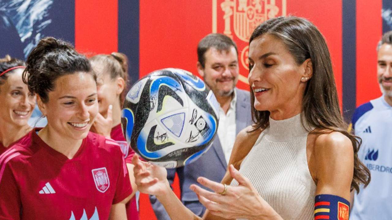 El discurso de motivación de la reina Letizia al completo: sus cariñosas palabras y gestos