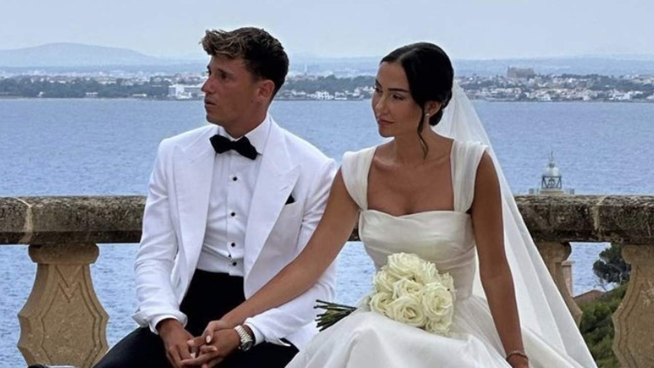 Del vestido de novia a sus famosísimos invitados: Todos los detalles de la mágica boda de Paddy Noarbe y Marcos Llorente en Mallorca