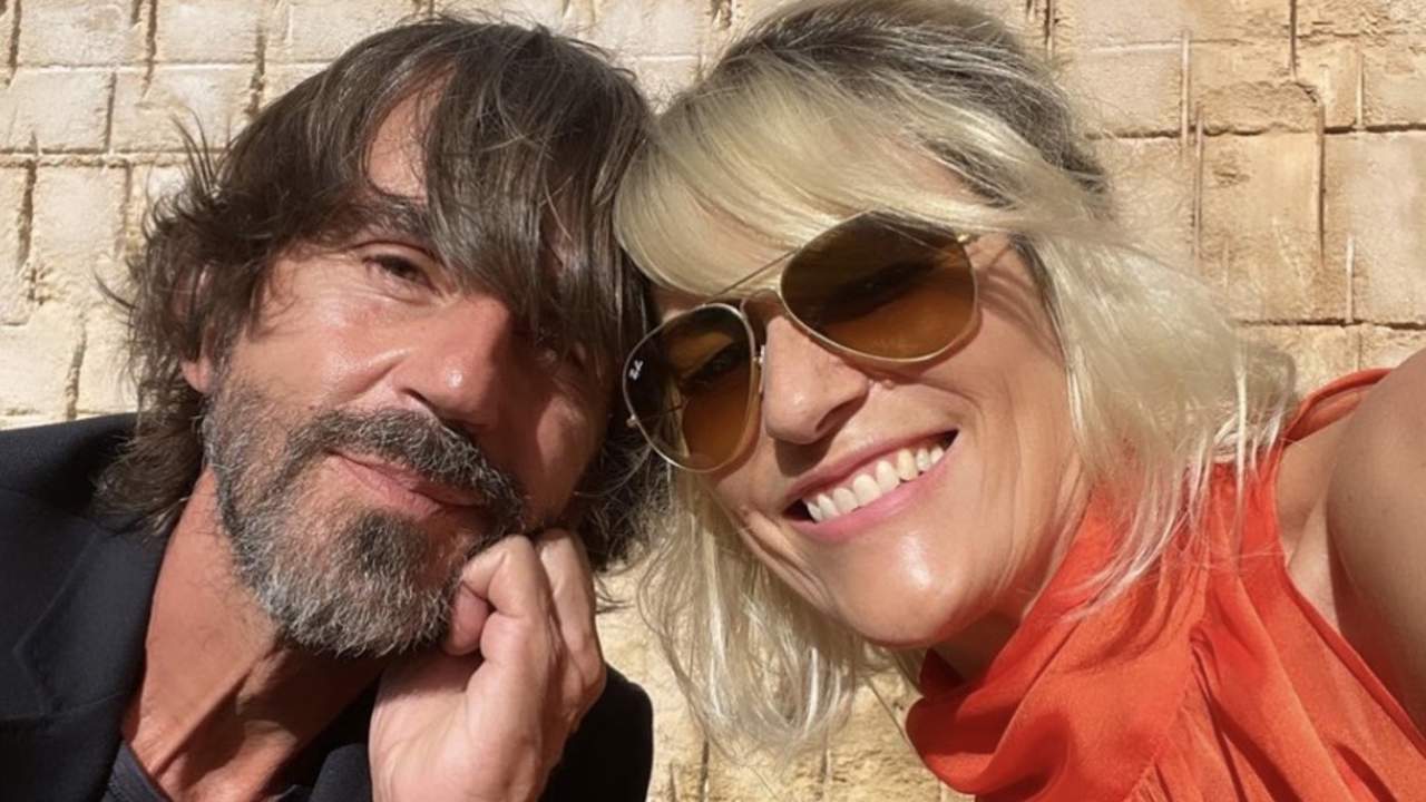 Santi Millán y Rosa Olucha, la pareja más enamorada de la boda de Edurne un año después del polémico vídeo