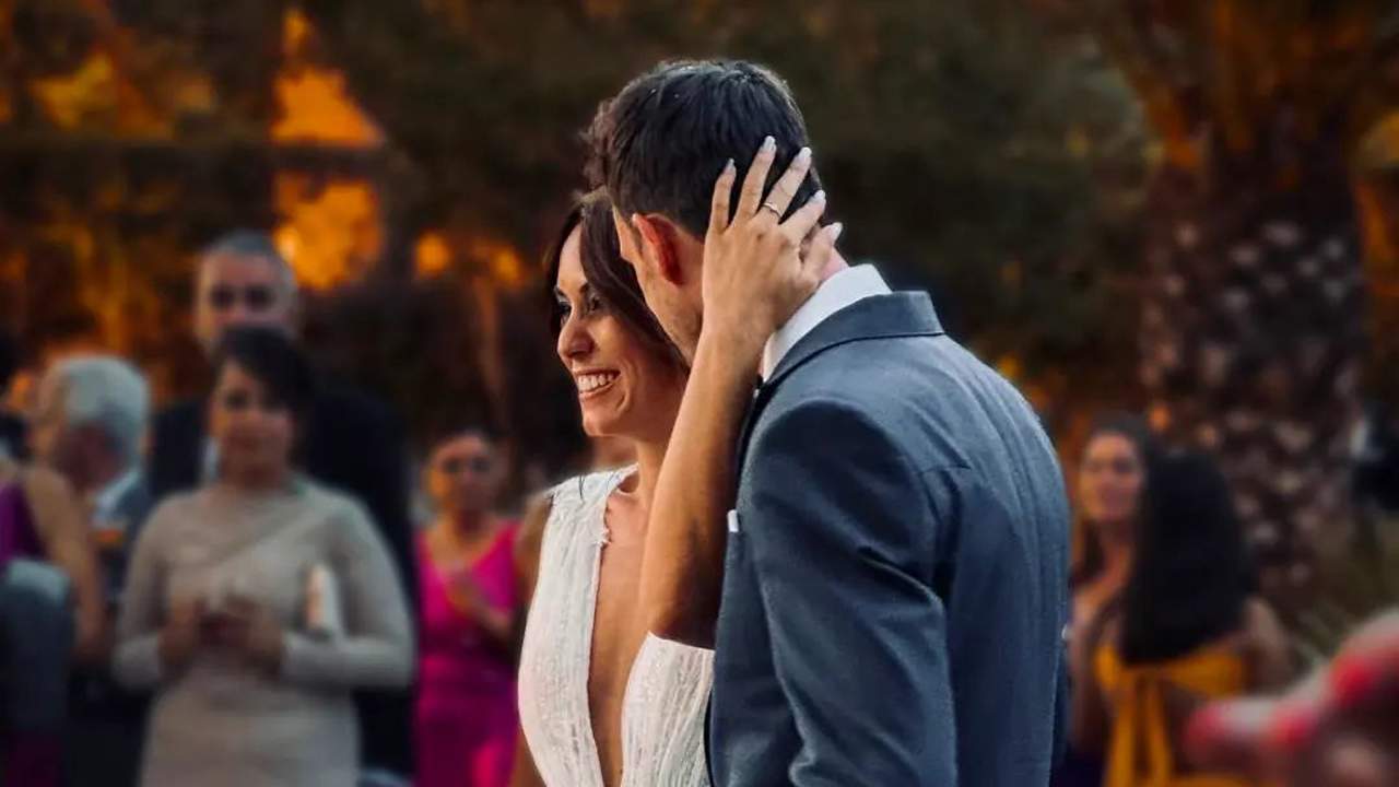 Raquel Lozano celebra su boda rodeada de rostros de Telecinco un año después de su polémica con Omar Sánchez