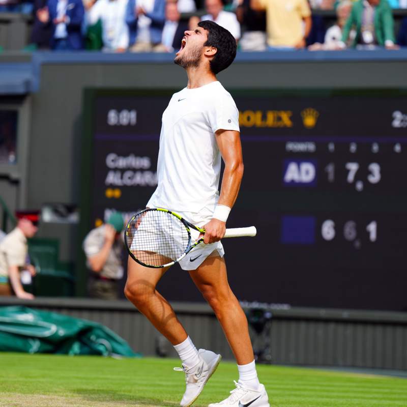 La vida privada de Carlos Alcaraz, la estrella del tenis que hoy se ha proclamado campeón de Wimbledon