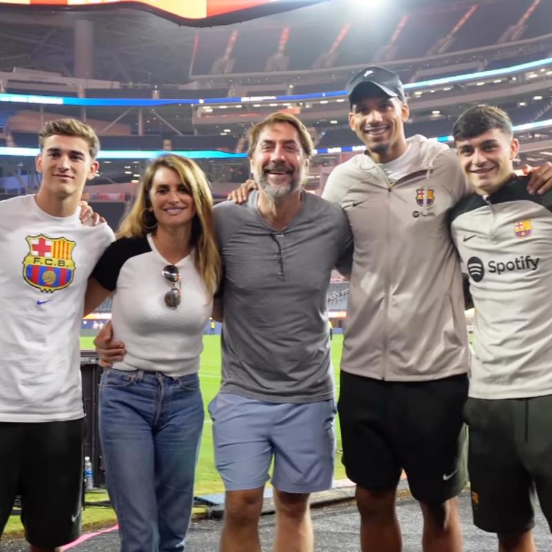 Las imágenes virales de Penélope Cruz y Javier Bardem en Los Ángeles apoyando a los jugadores del FC Barcelona