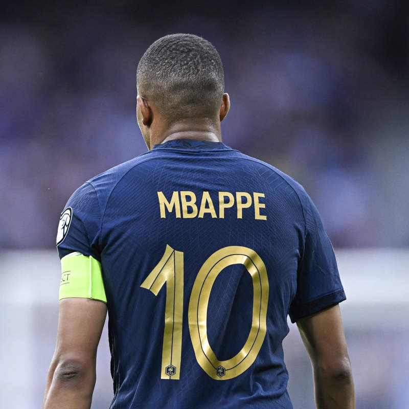 La reacción viral de un aficionado madridista cuando su novia le hace creer que Mbappé ha fichado por el Real Madrid