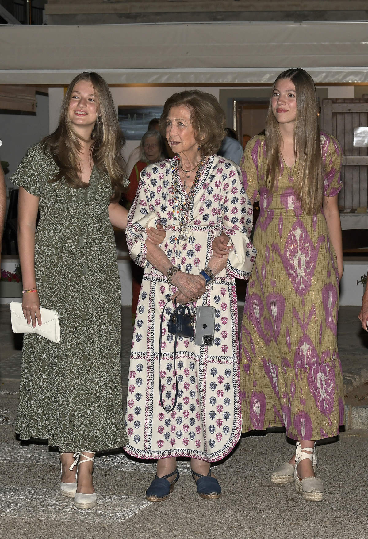 Leonor y Sofía con Sofía