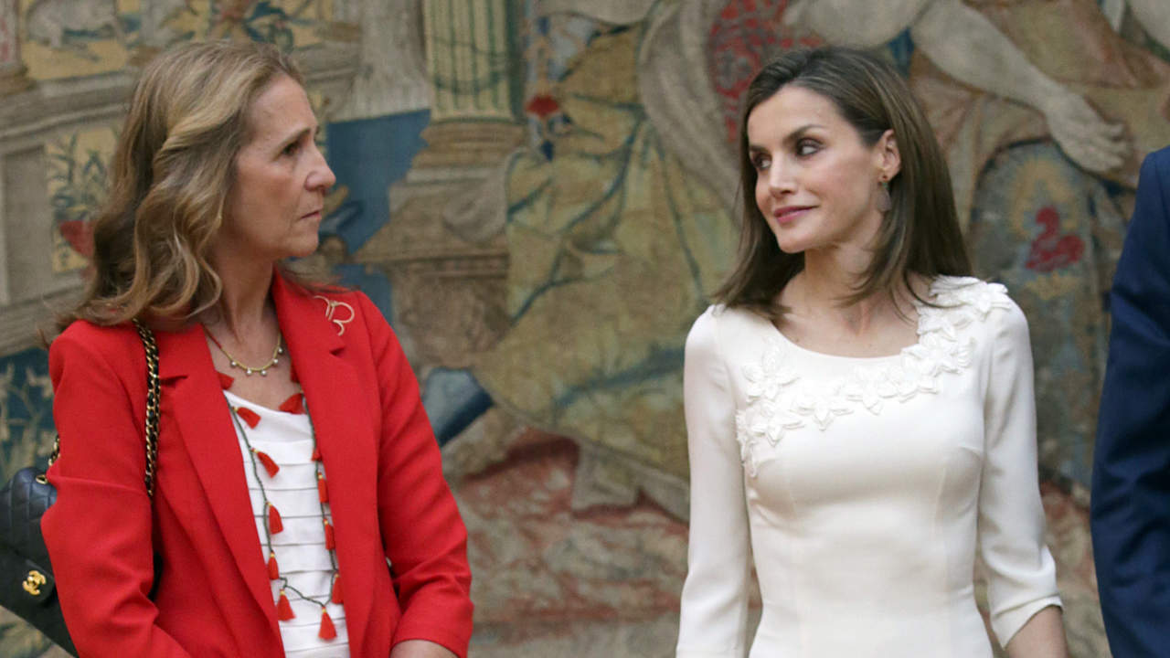 La infanta Elena y Letizia 