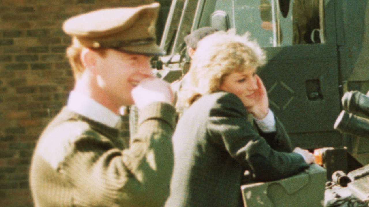 El romance clandestino entre Diana de Gales y James Hewitt, al que el príncipe Enrique llegó a creer su padre biológico