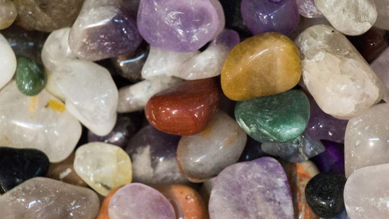 5 piedras para atraer la buena suerte y la salud en 2024: cuáles son y dónde ponerlas en casa