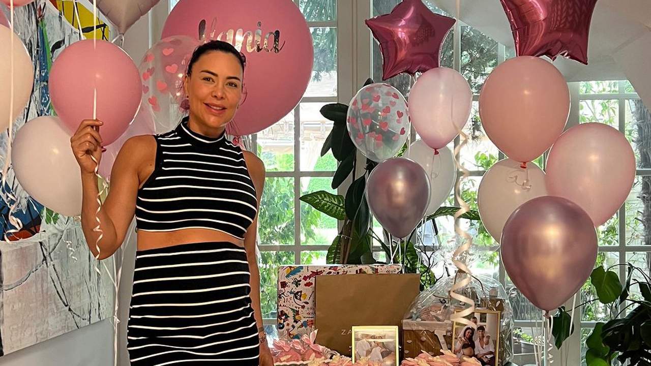 El impresionante baby shower por sorpresa de Vania Millán, a punto de dar a luz