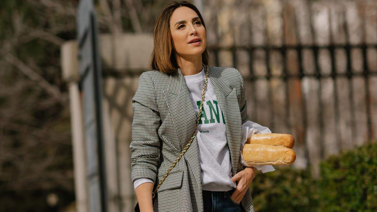 10 sudaderas bonitas de Zara, Lefties, Mango, Bershka… Para looks informales y elegantes de entretiempo