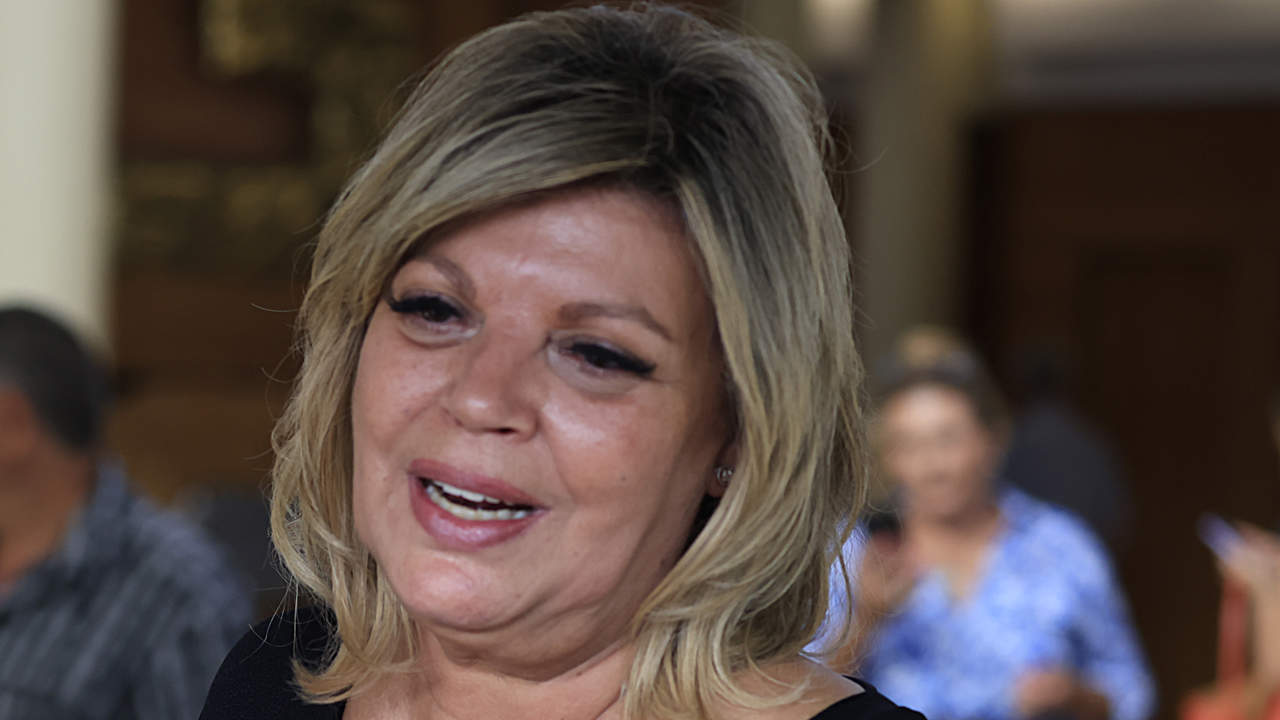 Terelu Campos se rompe al despedir a su madre, María Teresa Campos, en el tanatorio