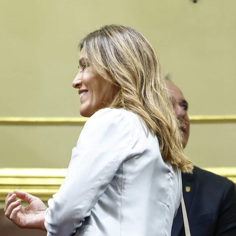 Eva Cárdenas, pareja de Núñez Feijóo, reaparece en la investidura: indagamos en el lado más familiar del político